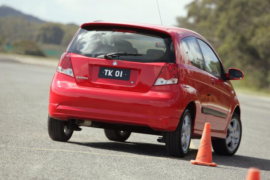  Holden Barina 3-Door 2005 года  (фото 15 из 21)